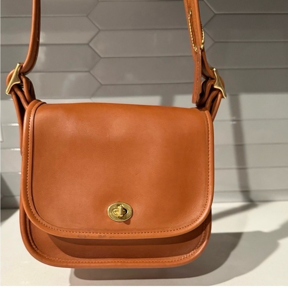 Vintage Coach 9965 Small Flap Trail Bag - Picture 2 of 10